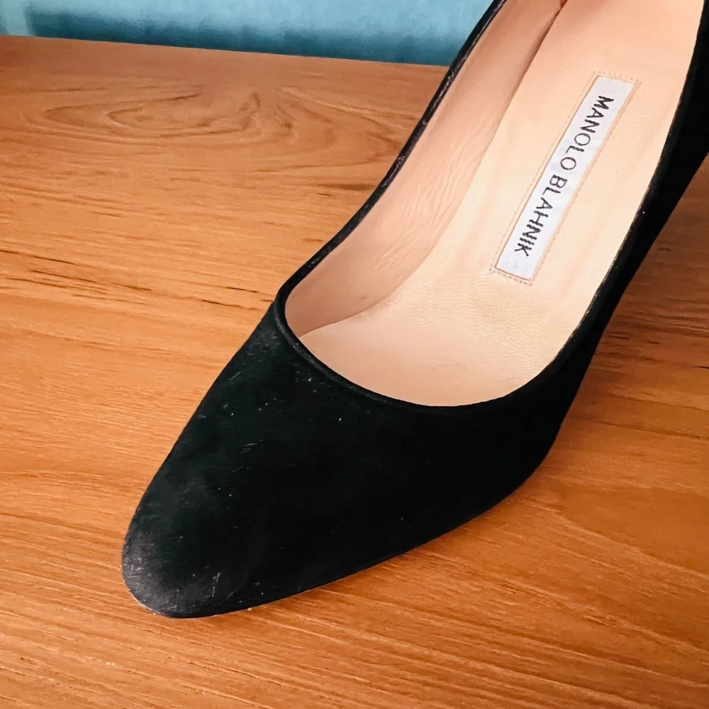 Manolo Blahnik Black Suede Block Heel Pumps EU 36.5 / US 6.5 - Picture 7 of 13